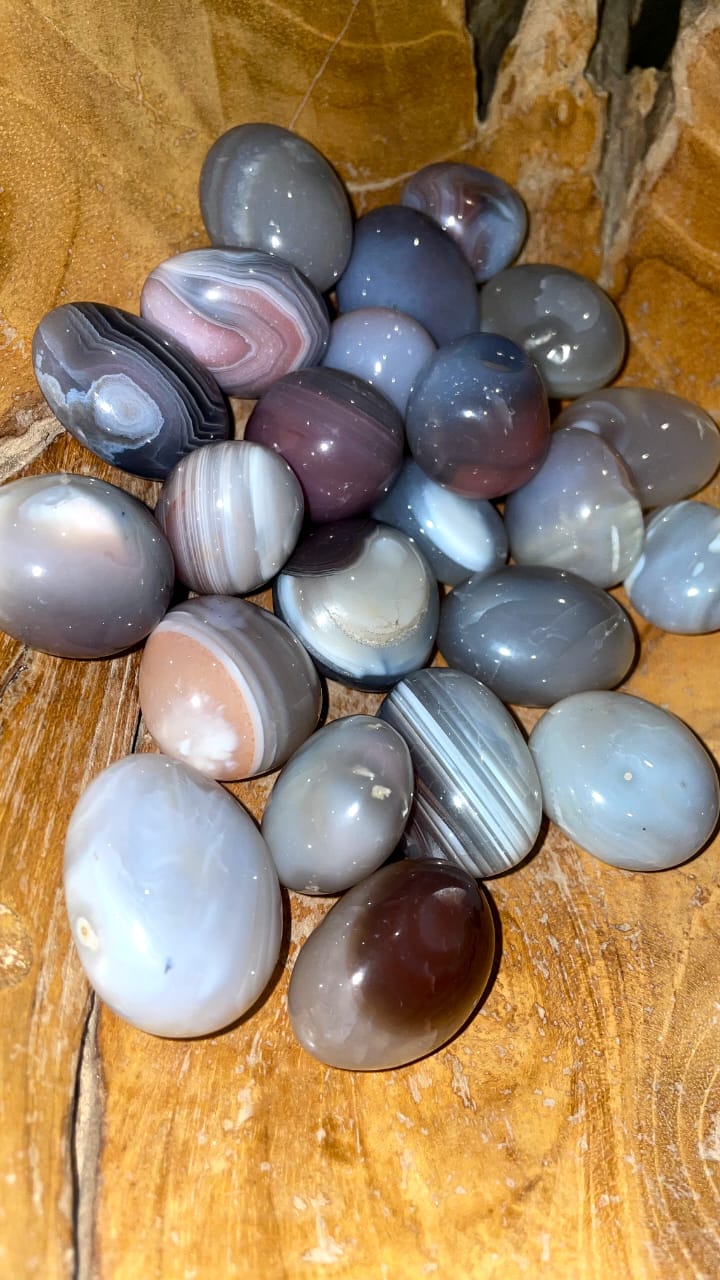 GRAY AGATE