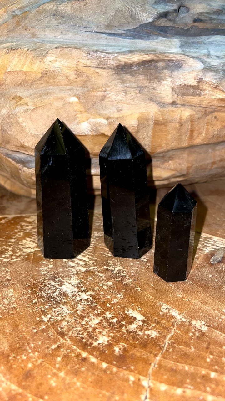 SCHUNGITE TOWER ( BLACK)