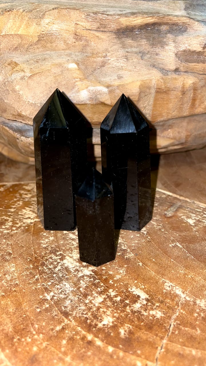 SCHUNGITE TOWER ( BLACK)