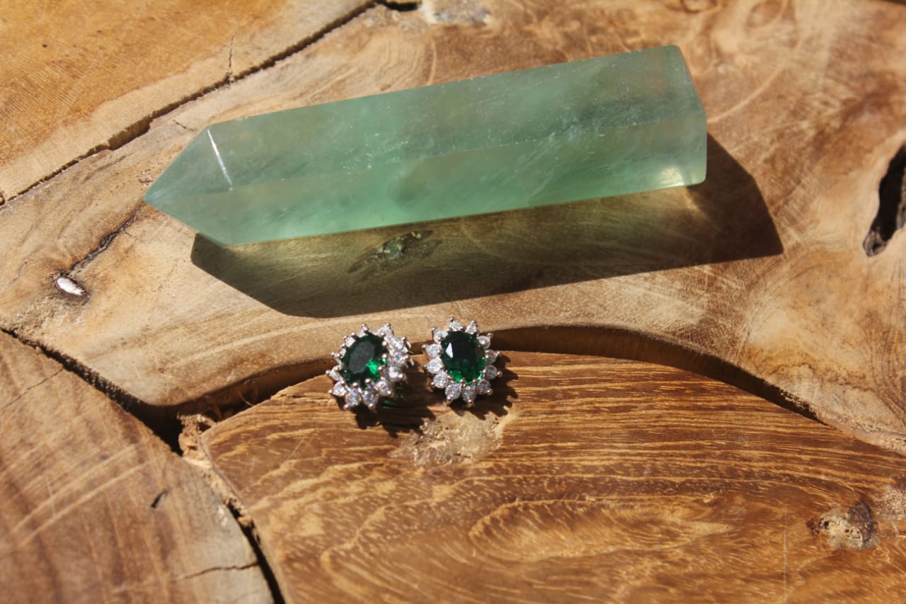 GREEN GEMSTONE ROUND STUD EARRINGS