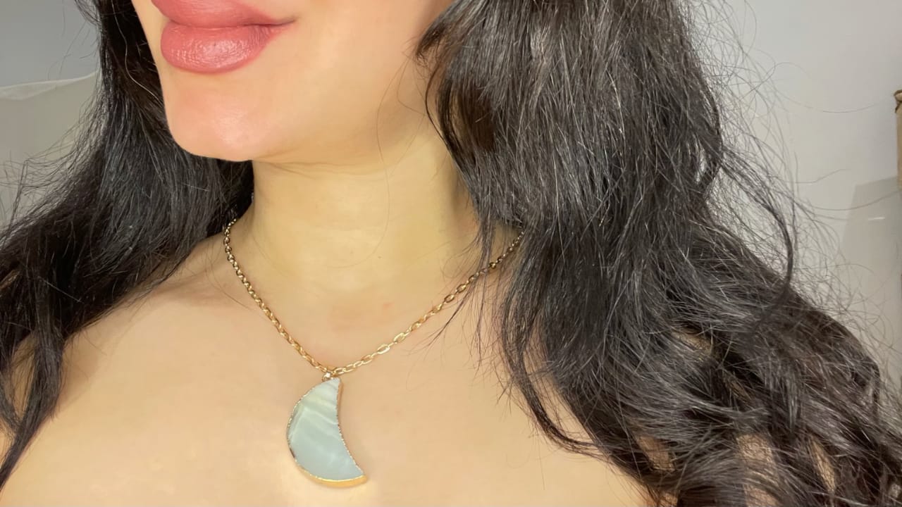 CRESCENT STONE GOLD NECKLACE