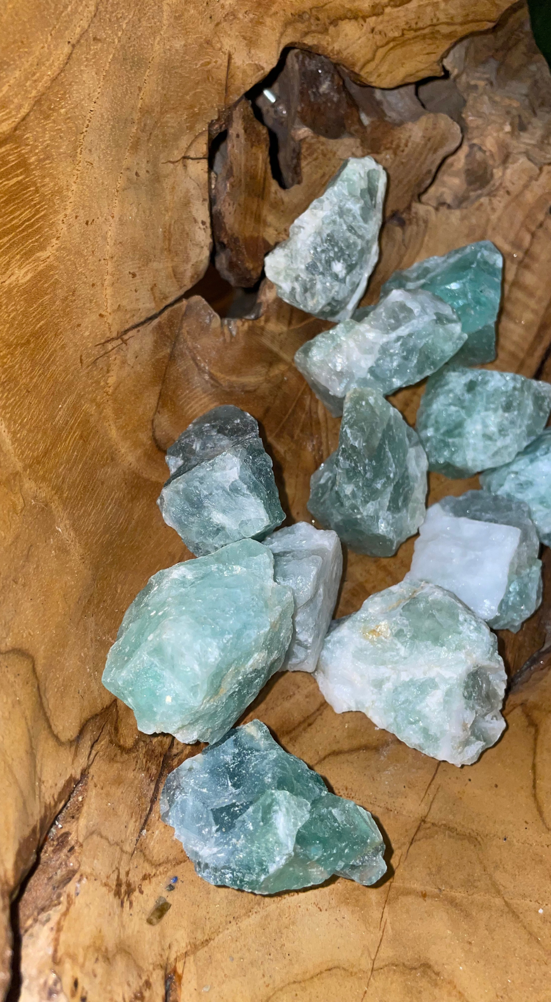 COOL MEDIUM GREEN FLUORITE