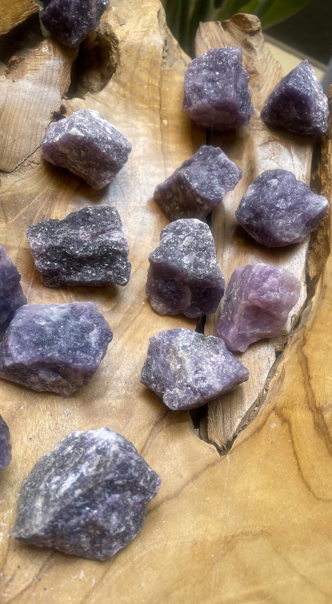 GRAY MEDIUM AMETHYST