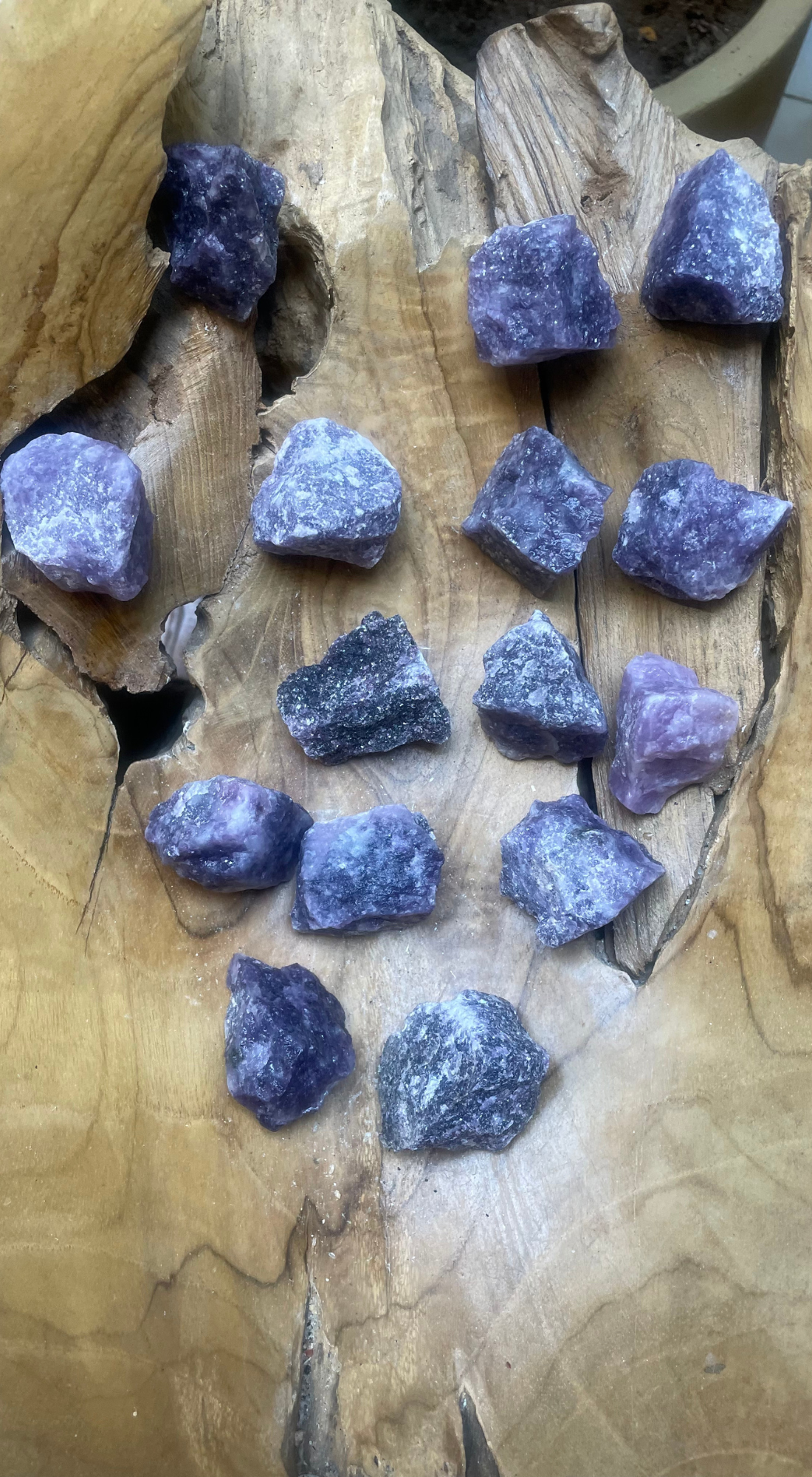 GRAY MEDIUM AMETHYST