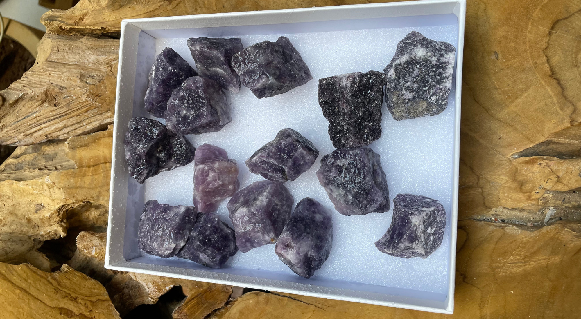 GRAY MEDIUM AMETHYST