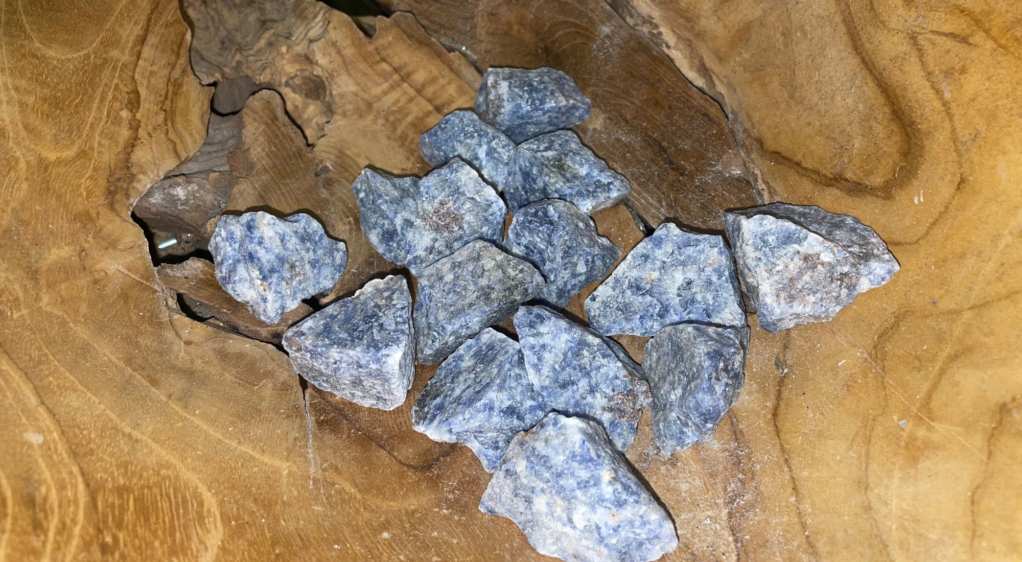 MEDIUM BLUE DOT STONE