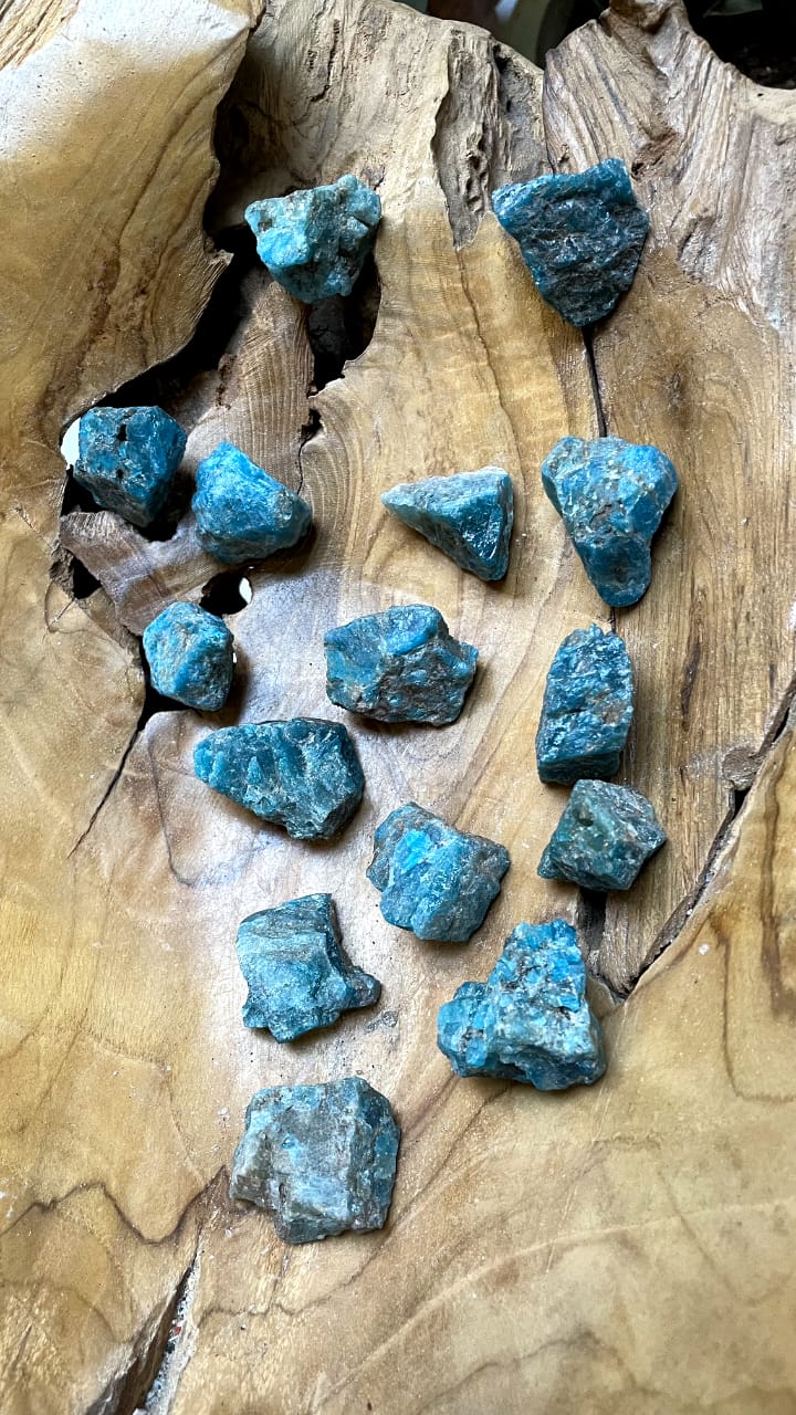 LARGE  BLUE APATITE