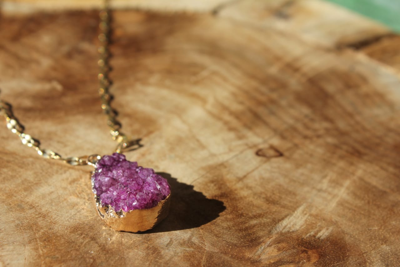 ROSE STONE GOLD NECKLACE