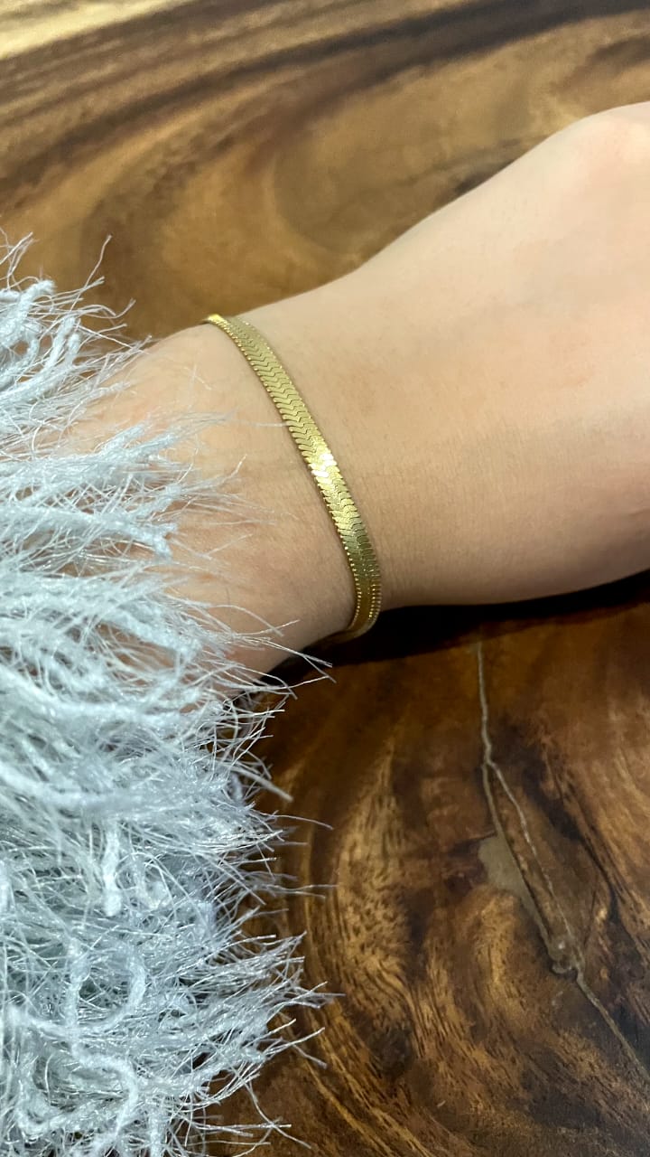 LONG GOLD BRACELET