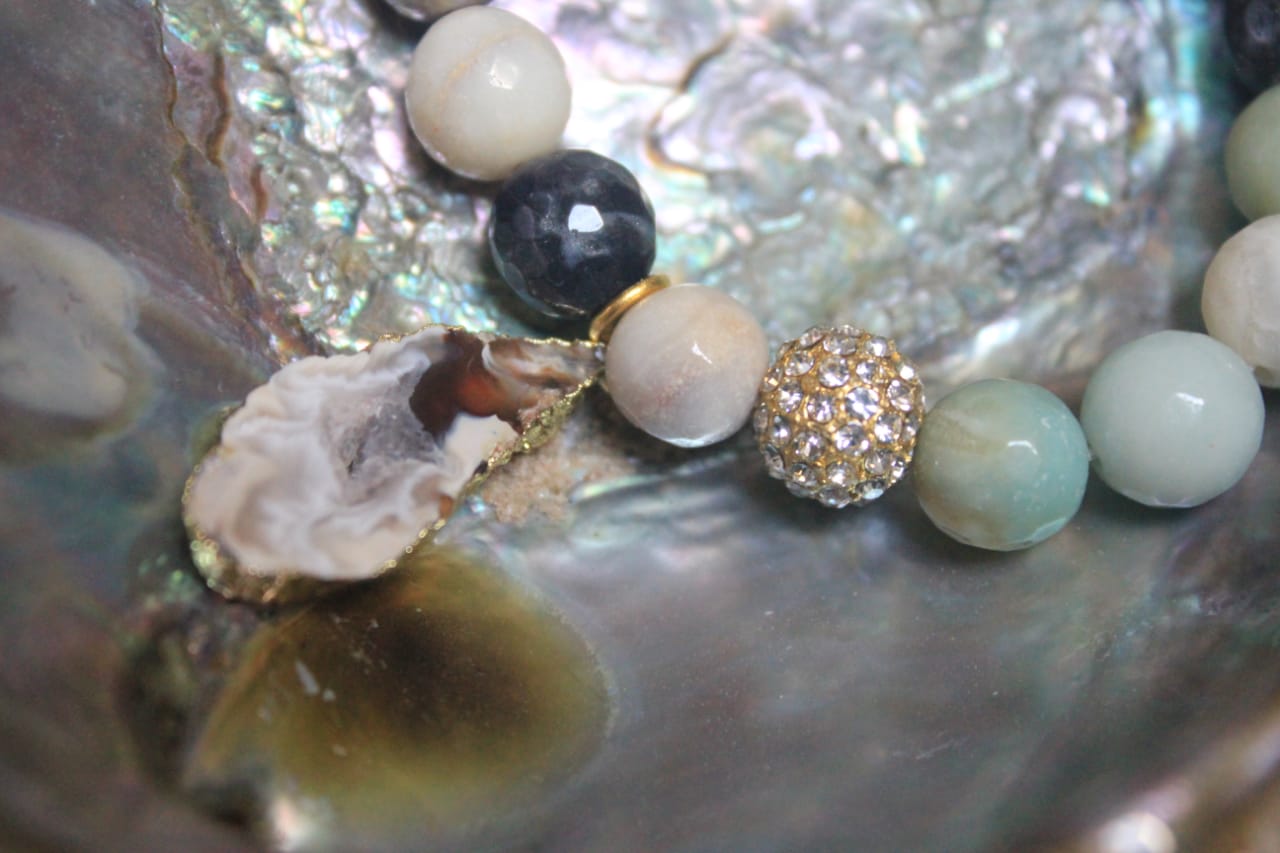 MULTICOLOR PEARLS PLATED BRACELET