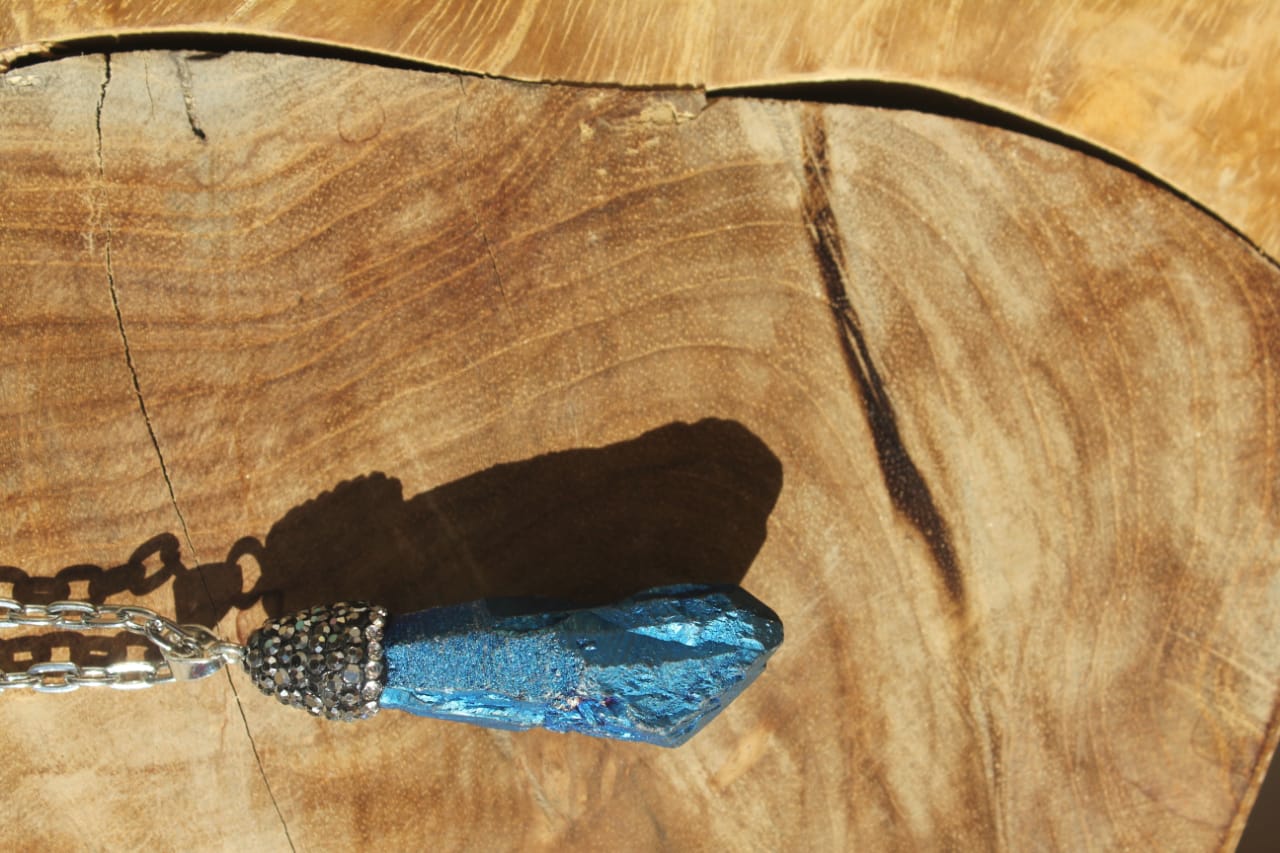 SILVER NECKLACE WITH BLUE STONE