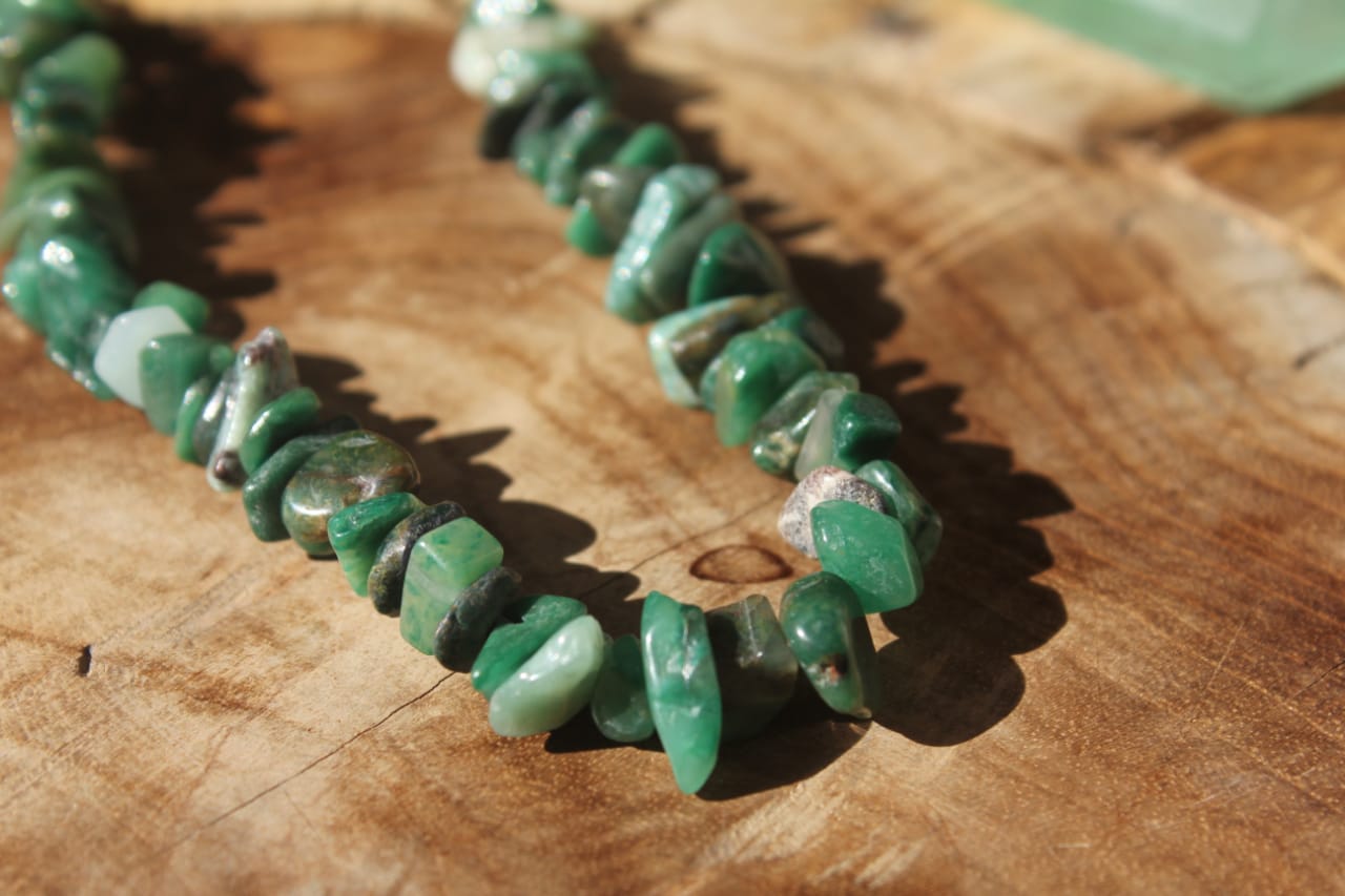 GREEN STONES NECKLACE