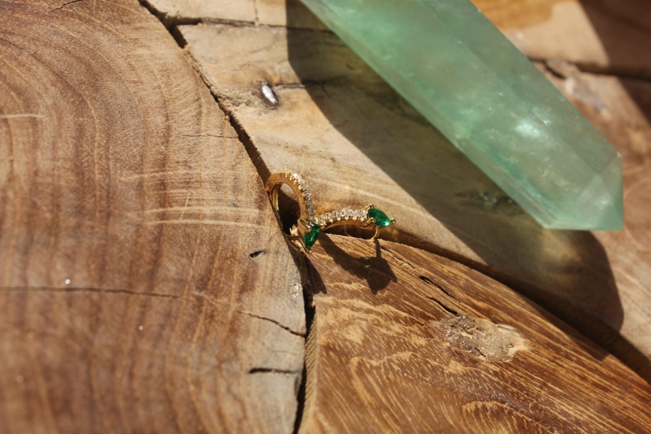 GOLD PLATED EARRINGS WITH GREEN STONE