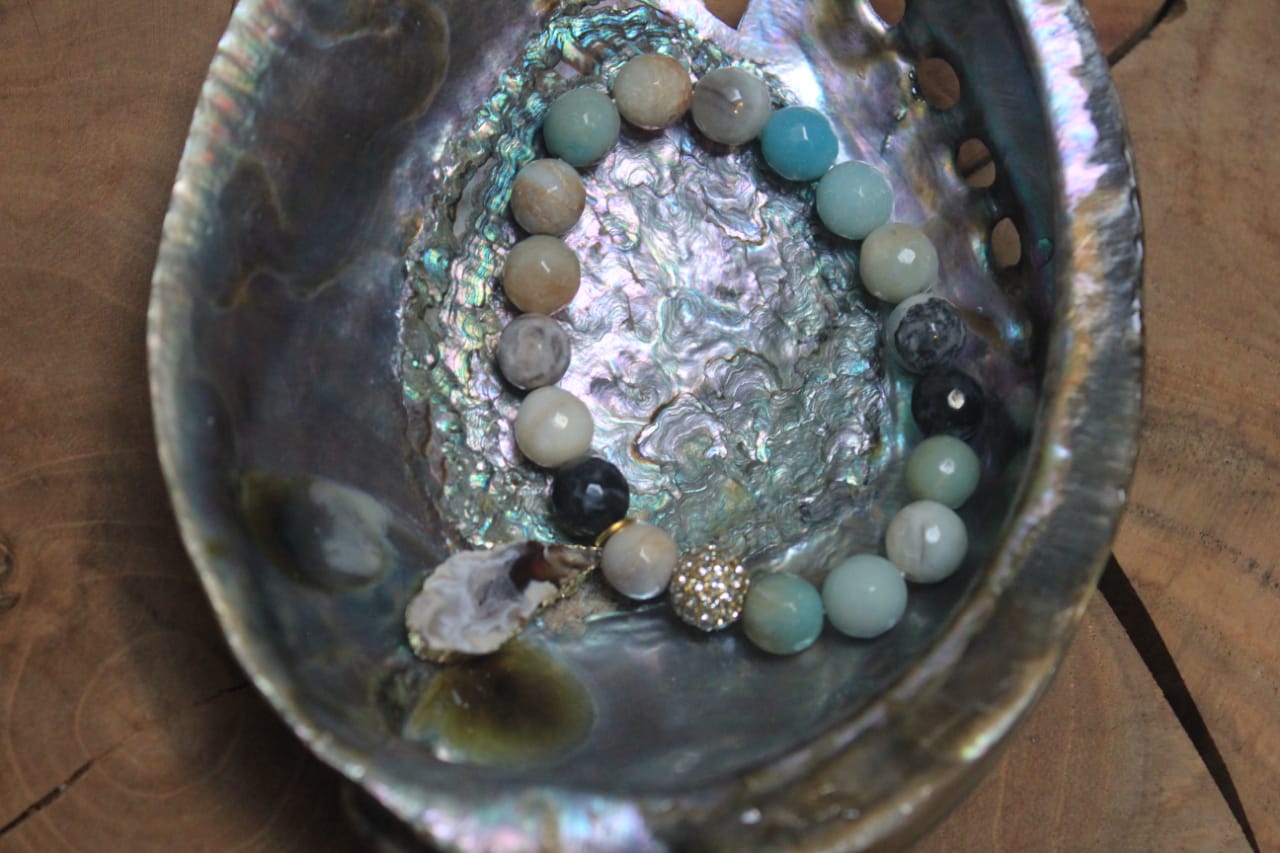 MULTICOLOR PEARLS PLATED BRACELET