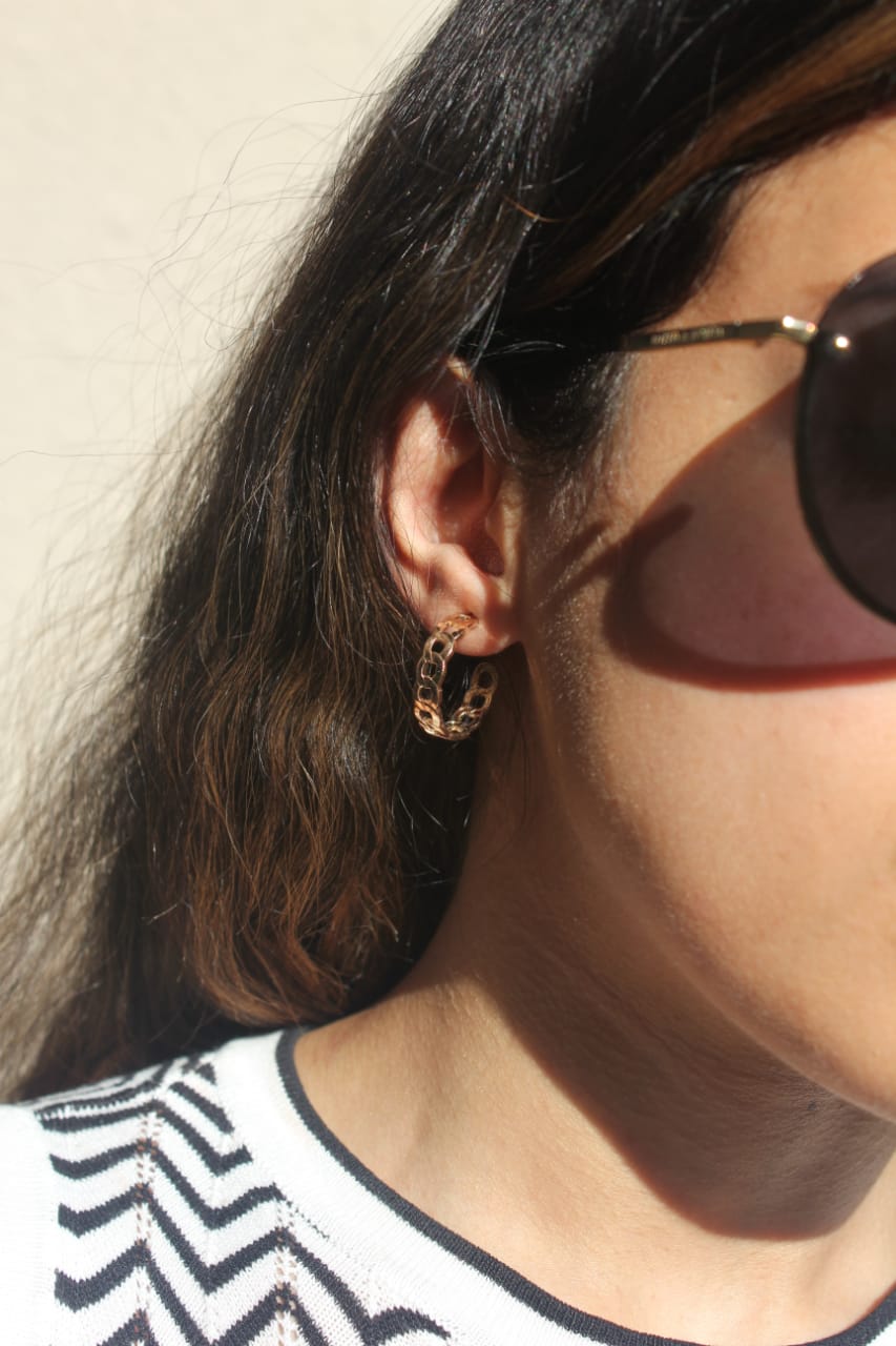 GOLD PIERCED HOOP EARRINGS