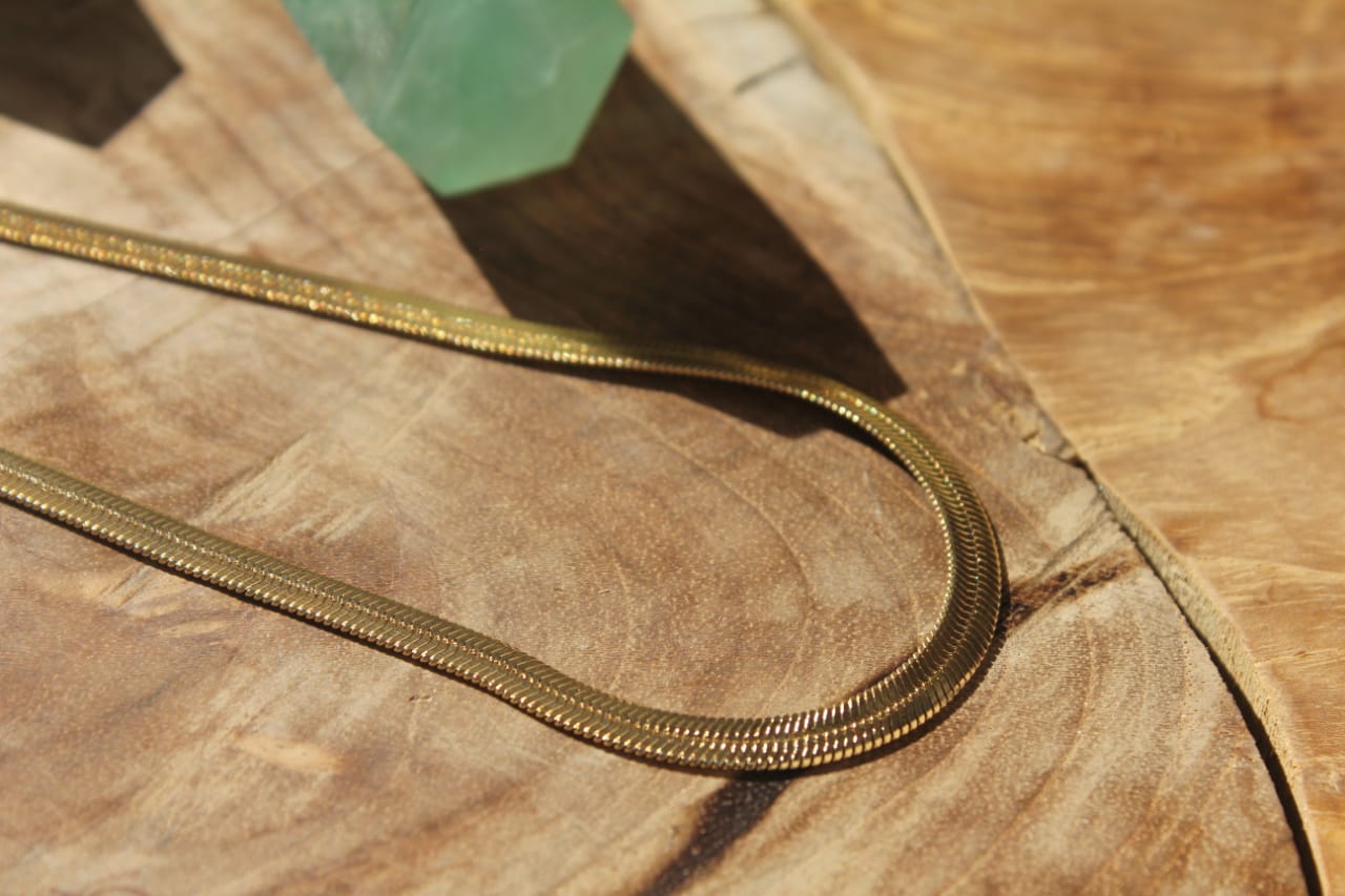 THICK GOLD NECKLACE