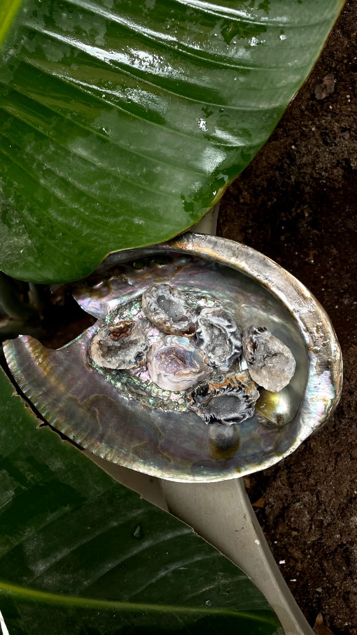 MINI GRAY AGATE CRYSTAL