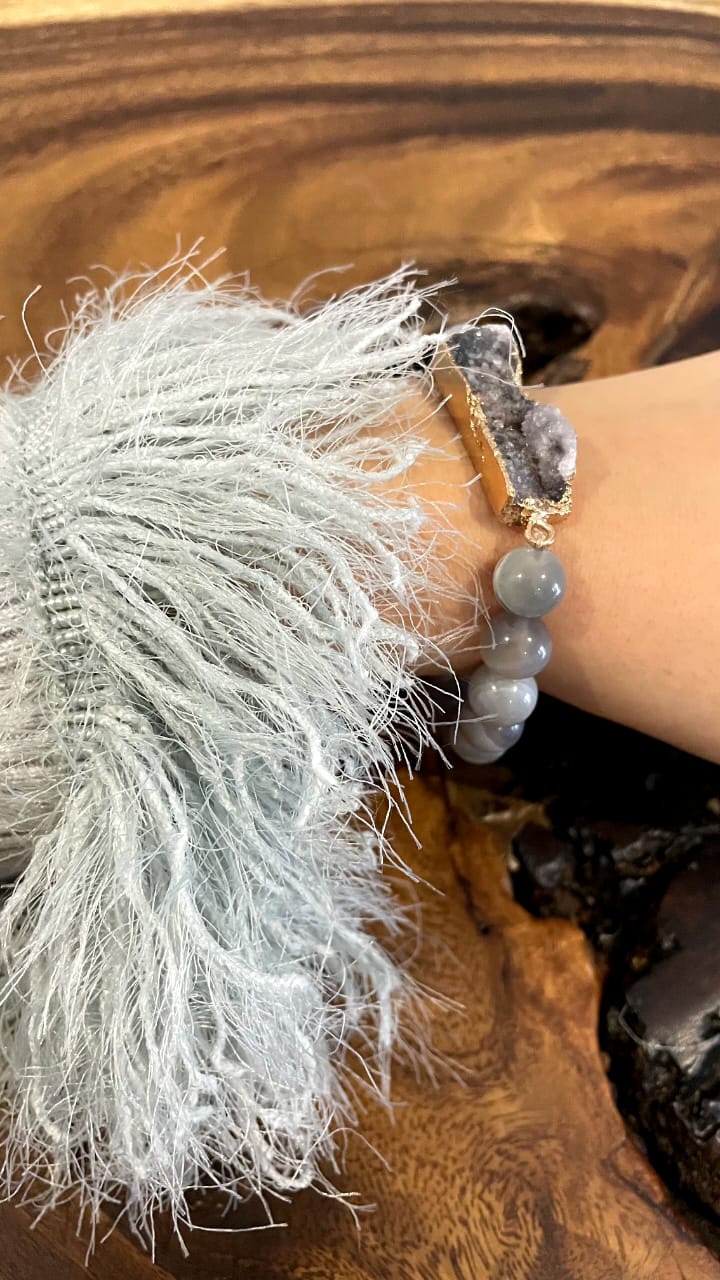 GRAY PEARLS BRACELET WITH STONE