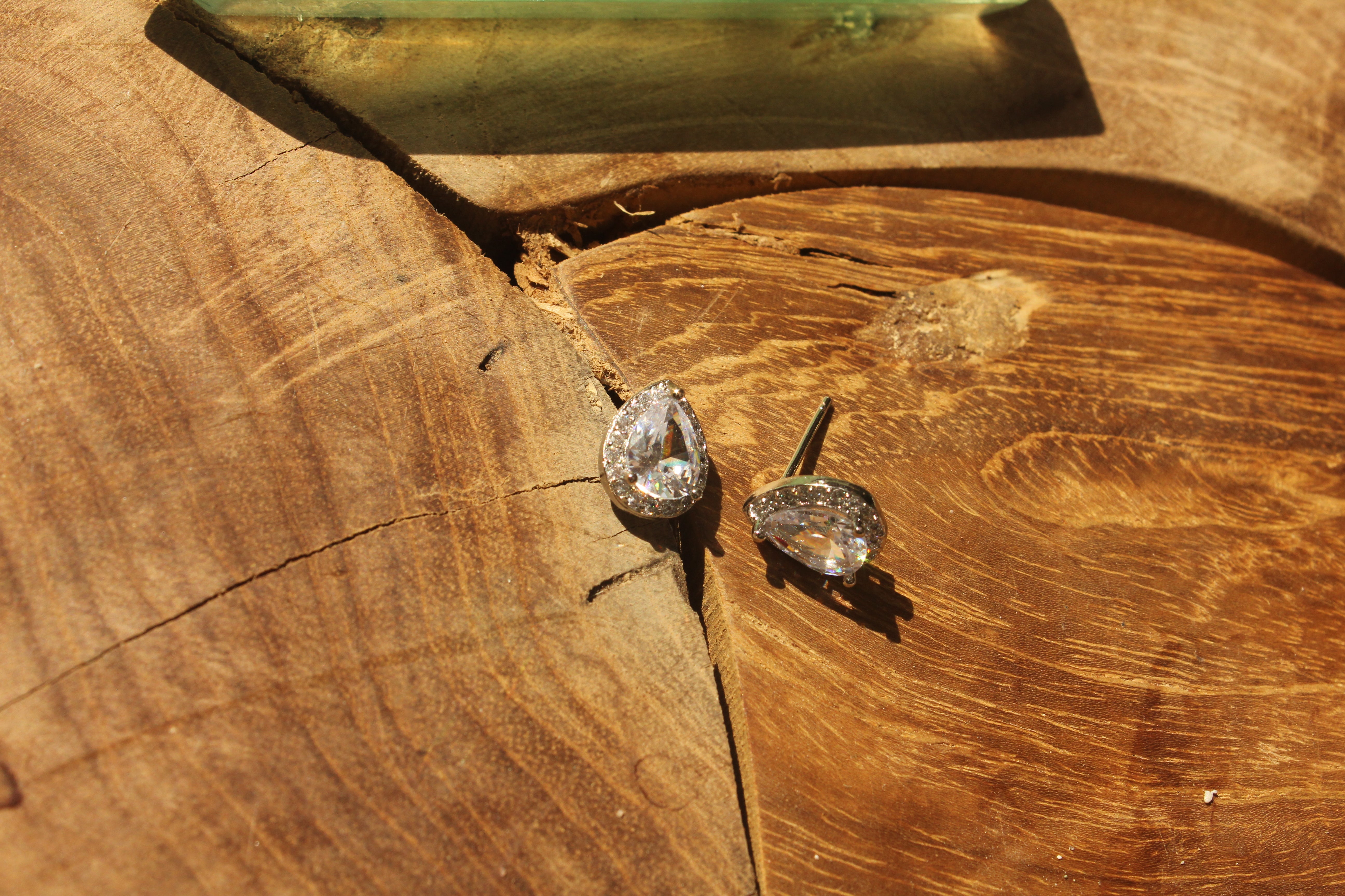 GOLD CUT DIAMOND STUD EARRINGS