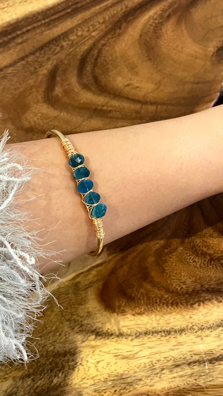 ENGRAVED CUFF BLUE STONES GOLD BRACELET