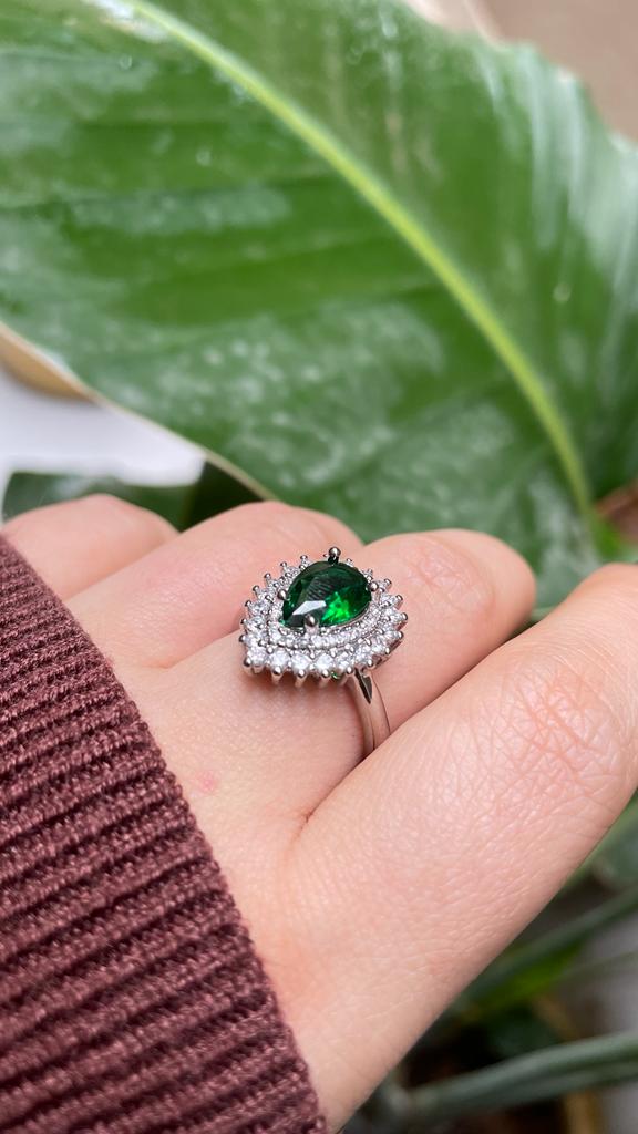 GREEN DIAMOND SILVER HEART RING