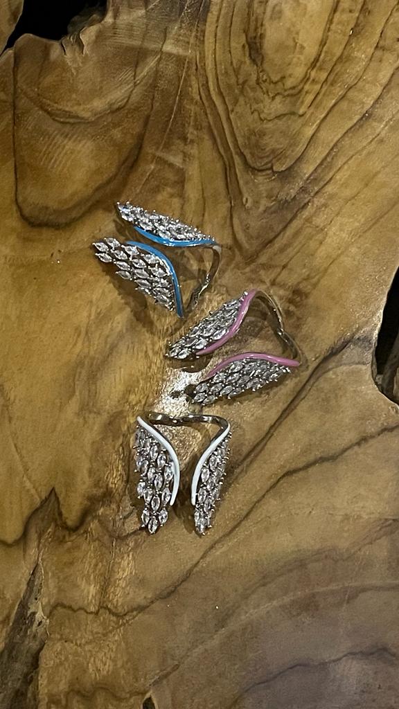 COLORED SILVER WINGS RING