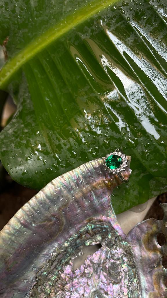 GREEN DIAMOND SILVER RING