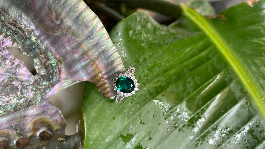 GREEN DIAMOND SILVER RING