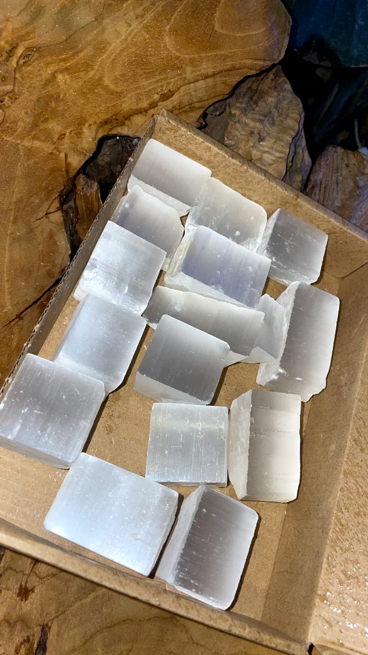 LARGE SELENITE