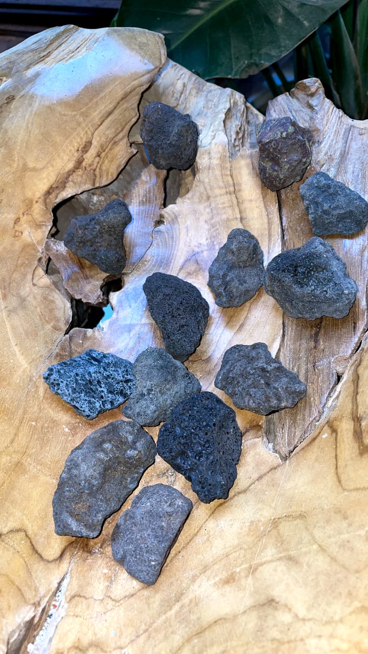 MEDIUM VOLCANIC STONE