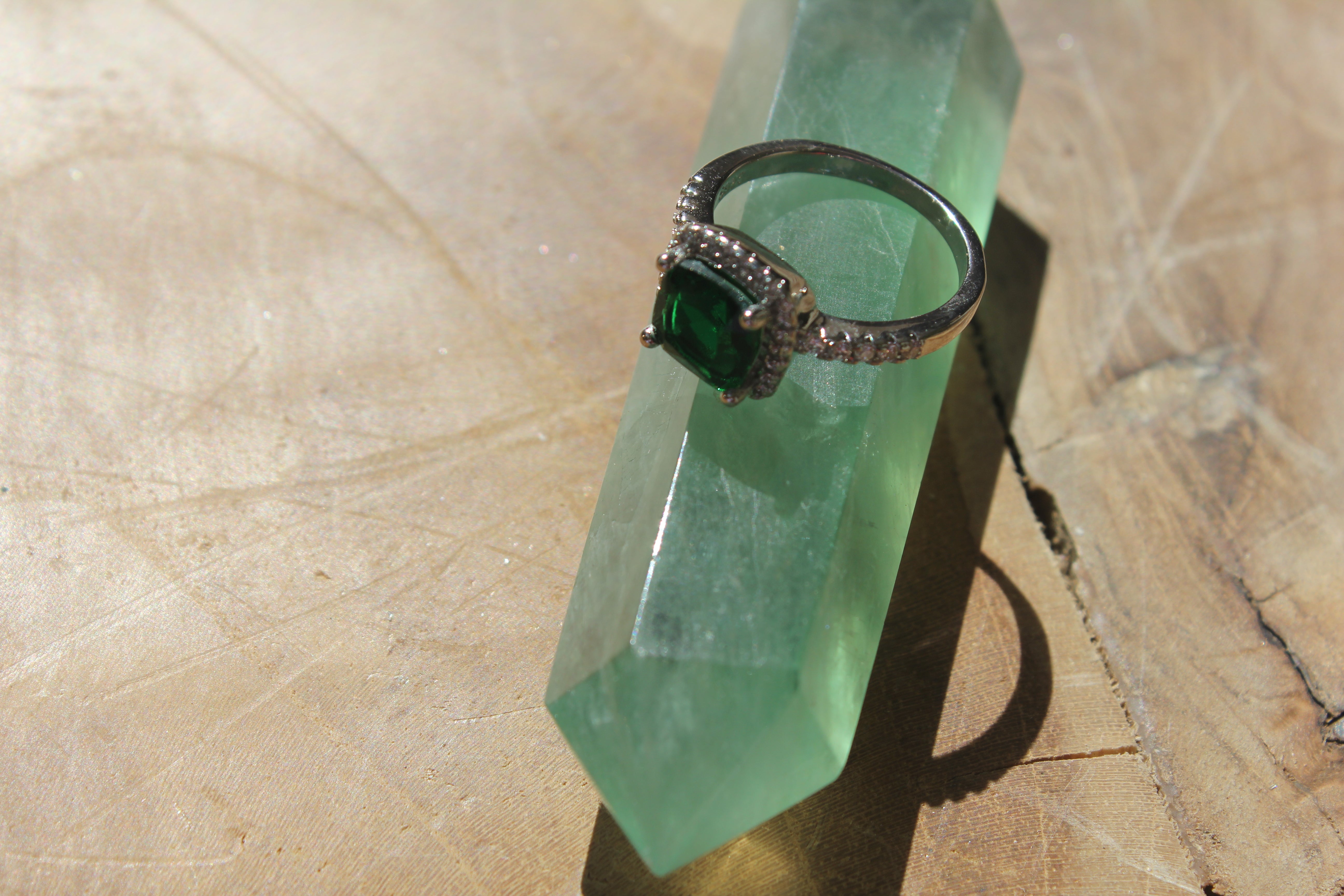 EMERALD SOL RING