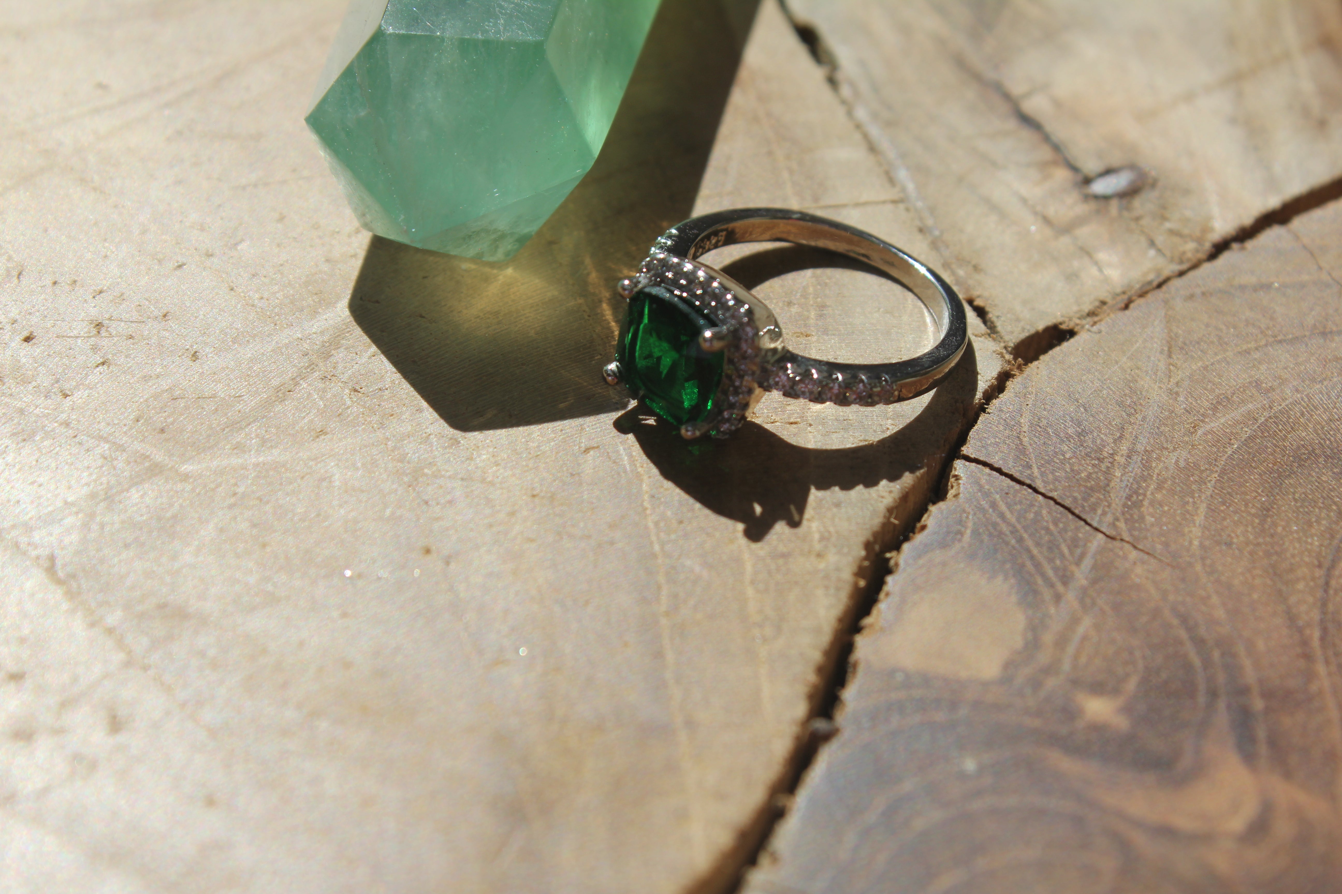 EMERALD SOL RING