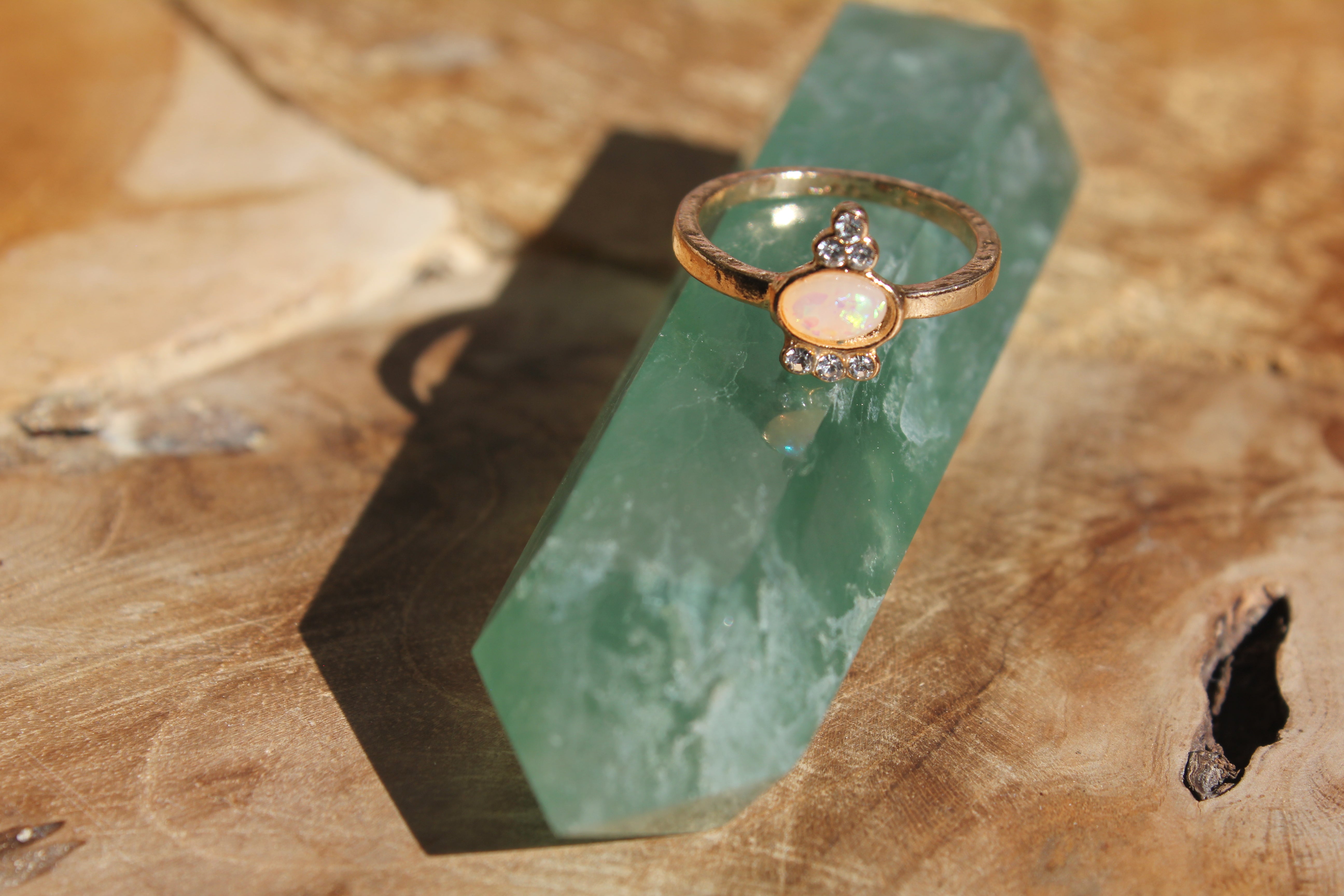 VINTAGE OPAL RING