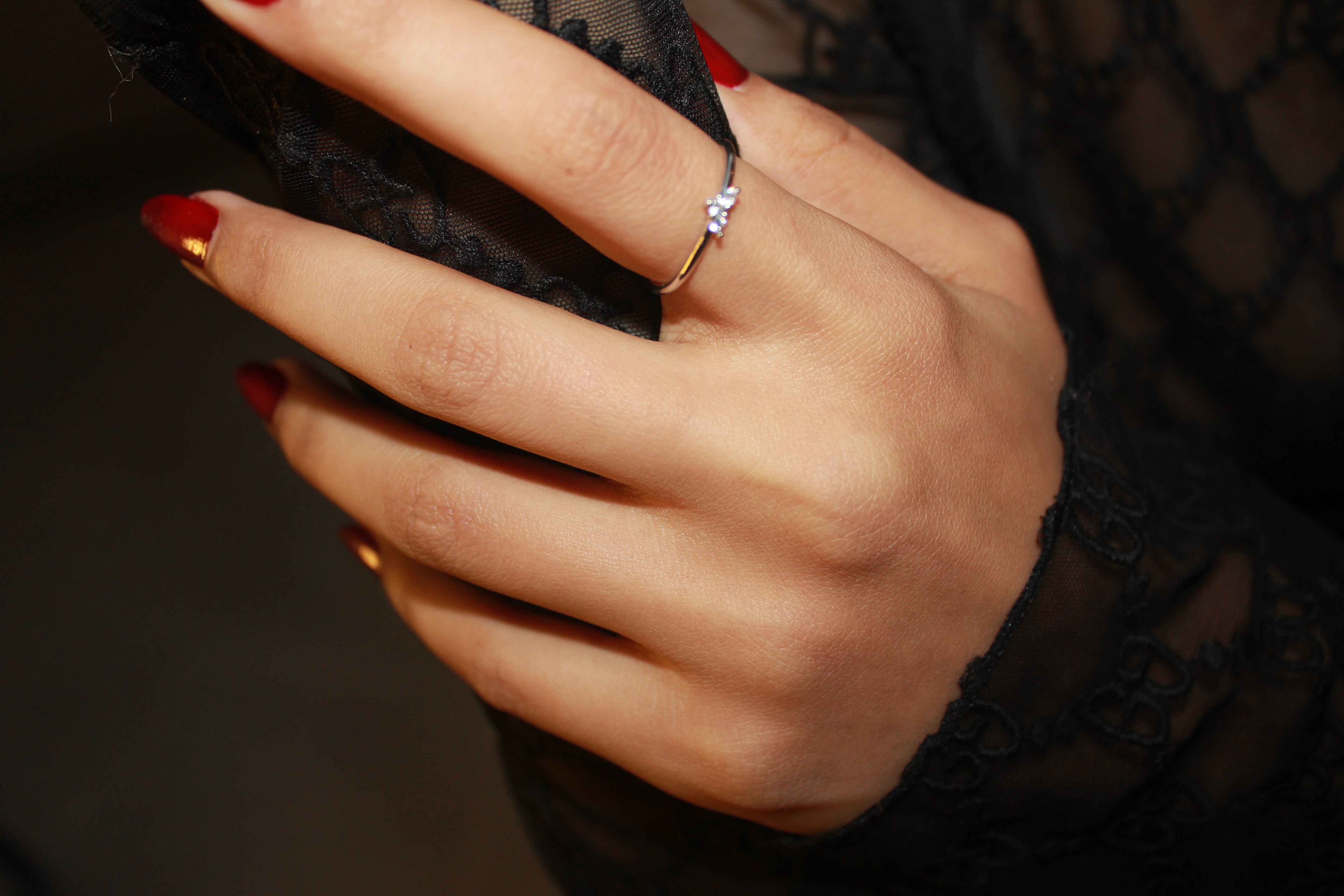 SILVER DIAMOND RING