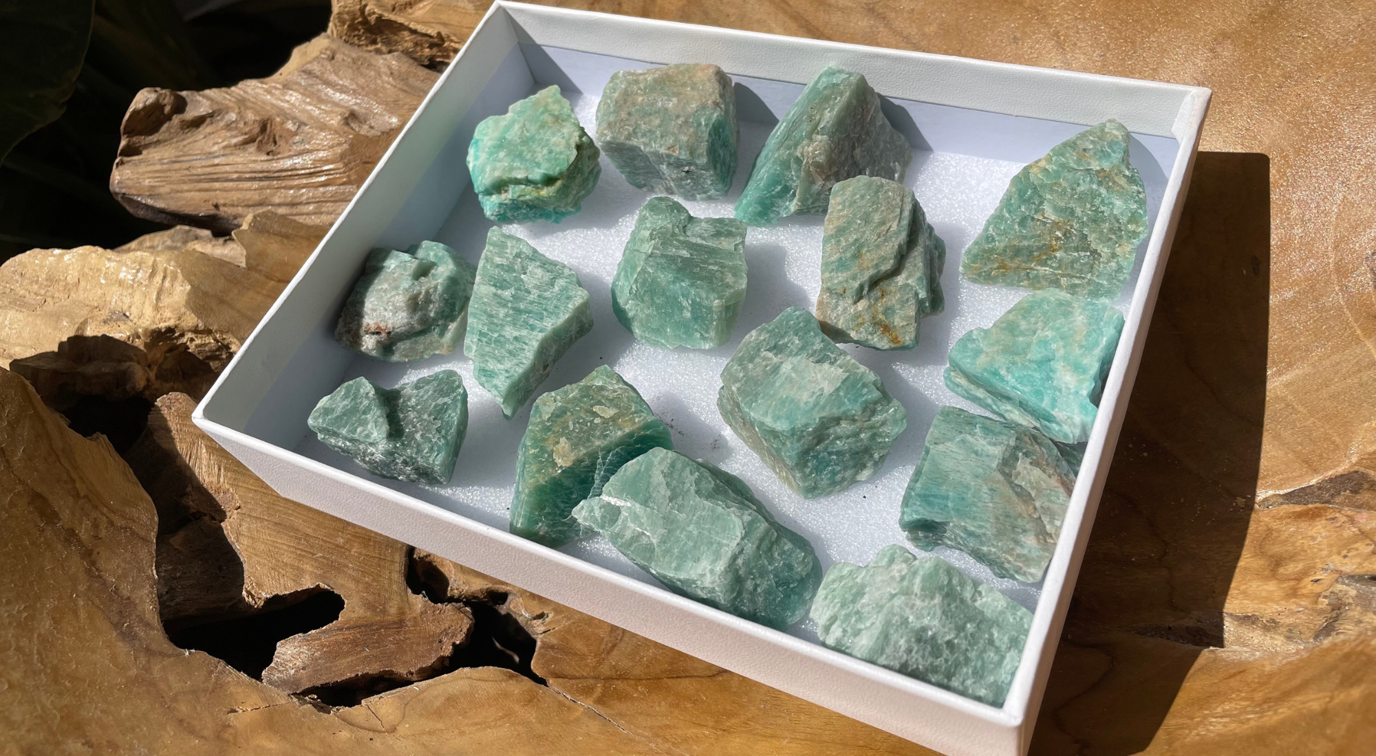 MEDIUM GREEN AMAZONITE