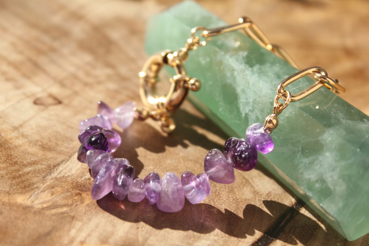 PURPLE STONES GOLD BRACELET