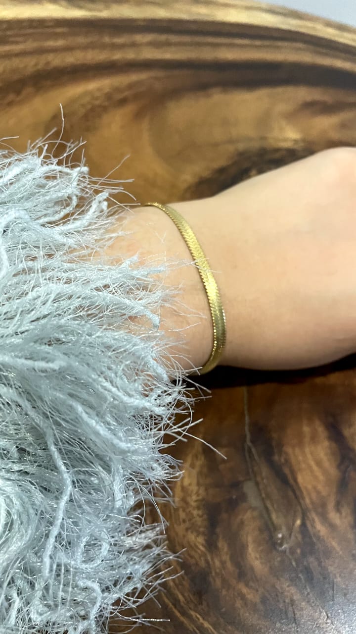 LONG GOLD BRACELET