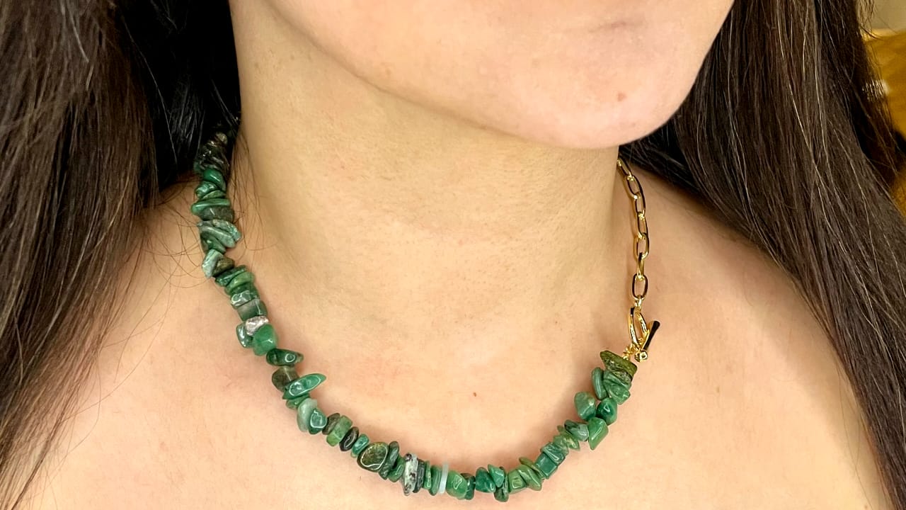 GREEN STONES NECKLACE