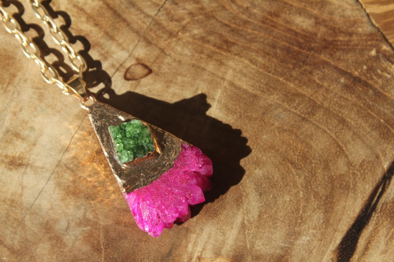 GOLD NECKLACE WITH PURPLE & GREEN PERIDOT